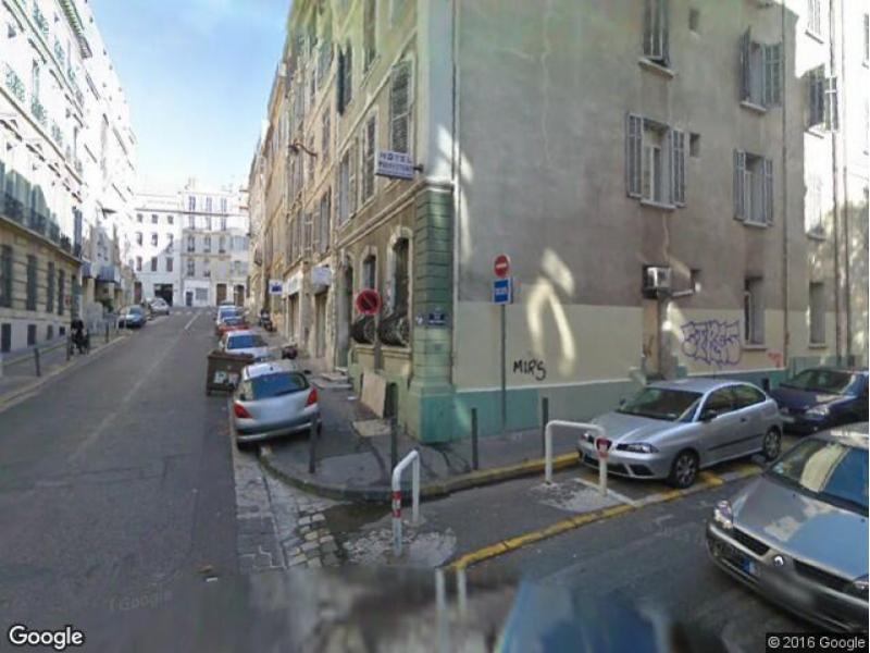 Place de parking à louer - Marseille 6 - Estrangin Préfecture