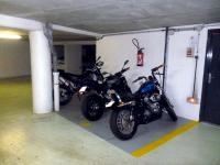 Place de parking à louer - Paris 75020 - 115 Rue des Pyrénées, 75020 Paris, France - 22 euros