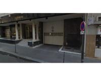 Grande place de parking à louer à Paris 8