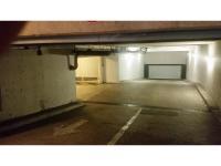 Place de parking à louer - Suresnes 92150 - 27 Rue de Verdun, 92150 Suresnes, France - 95 euros