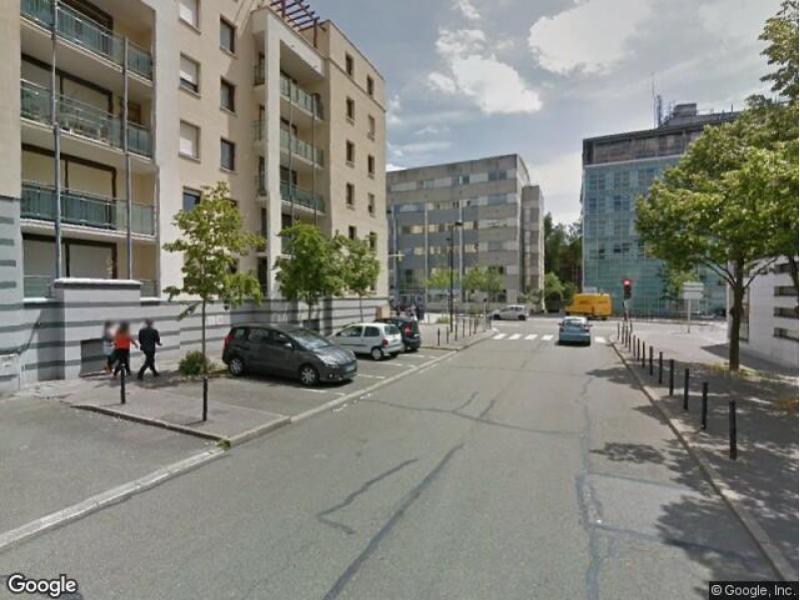 Place de parking à louer - Montigny-le-Bretonneux - 6 rue Sully