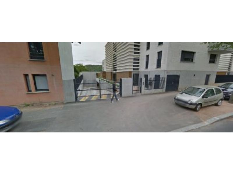Place de parking à louer - Sotteville-lès-Rouen 76300 -  - 55,42 euros - 513 Rue de Paris,  Sotteville-lès-Rouen, France