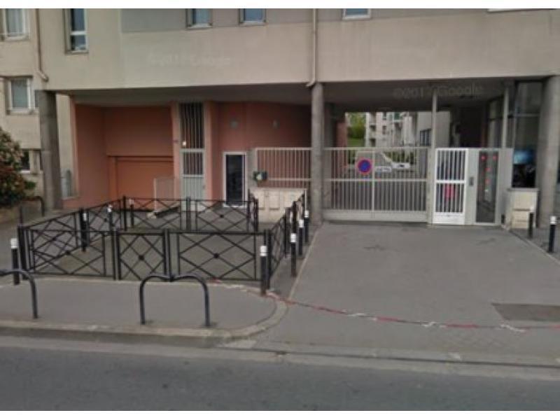 Place de parking à louer - Courbevoie 92400 - 101-103 Boulevard de Verdun,  Courbevoie, France - 89,16 euros
