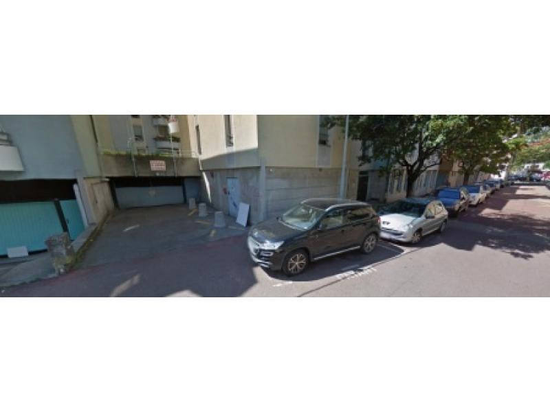 Place de parking à louer - Chambéry 73000 - 69-83 rue du Bâtonnet