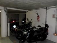 Place de parking à louer - Paris 75020 -  - 56,25 euros - 115 Rue des Pyrénées, 75020 Paris, France