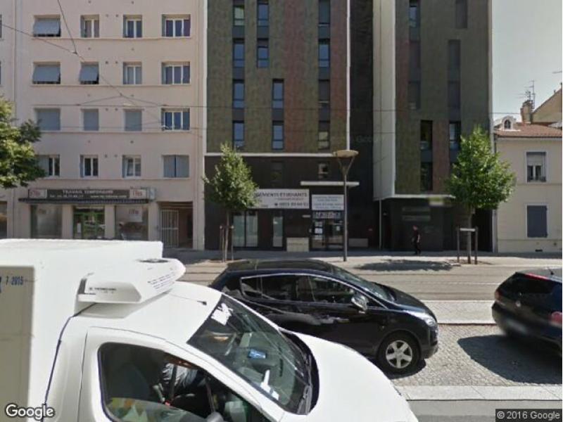 Place de parking à louer - Lyon 8 - Berthelot
