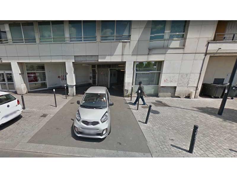 Place de parking à louer - Saint-Denis 93200 -  - 36,8 euros - ,  Saint-Denis, France