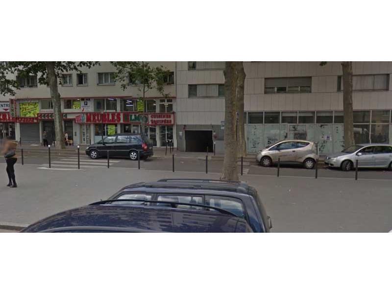 Place de parking à louer - Paris 75018 -  - 81,36 euros - ,  Paris, France