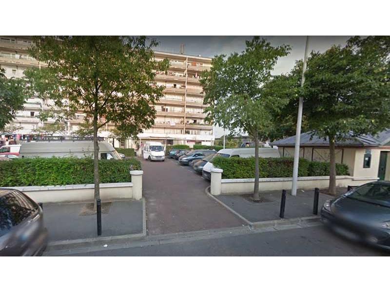Place de parking à louer - Sartrouville 78500 -  - 16 euros - 6 Rue Yves Farges,  Sartrouville, France