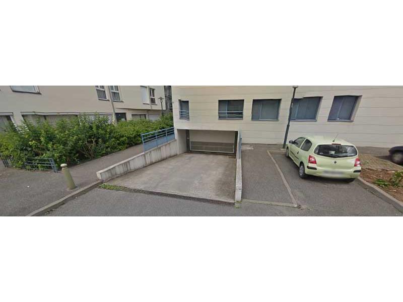 Place de parking à louer - Chambéry 73000 -  - 44,88 euros - 38 Rue Martin Mouhica 