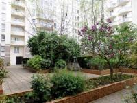 Place de parking à louer - Courbevoie 92400 - 21 Rue d'Essling, Courbevoie, Île-de-France, France - 95 euros