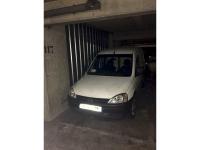Place de parking à louer - Courbevoie 92400 - 21 Rue d'Essling, Courbevoie, Île-de-France, France - 95 euros