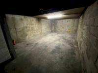 Box fermé double Parking Trocadéro immeuble grand standing emplacement 33 m² pour deux voitures et plus