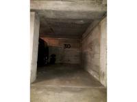 Place de parking à louer - Neuilly-sur-Seine 92200 -  - 110 euros - 47 Boulevard Victor Hugo, 92200 Neuilly-sur-Seine, France