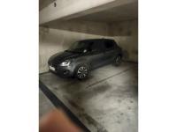 Place de parking privé // Marseille - Les Docks