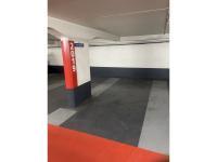 Place de parking à louer - Paris 75007 - 2 Place Joffre, 75007 Paris, France - 220 euros