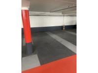 Place de parking à louer - Paris 75007 - 2 Place Joffre, 75007 Paris, France - 220 euros