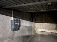 Box fermé avec borne électrique individuelle