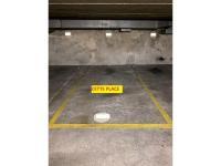 Passy - Loue parking toutes tailles voitures