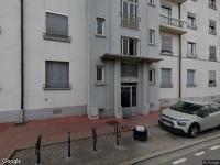 Place moto / vélo dans un box fermé. 