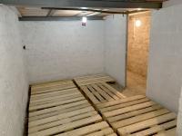 A louer Cave 5m² : Très saine, immeuble sécurisé - métro Goncourt - Belleville - 75011 Paris