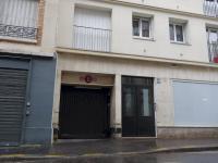 Place de parking à louer - Paris 75018 - 12 Rue Ernestine, 75018 Paris, France - 40 euros