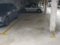 Place de parking à louer - Tours 37000 - 22 Rue Édouard Vaillant, 37000 Tours, France - 70 euros