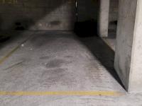 Place de parking à louer - Paris 75011 -  - 120 euros - 54 Rue Saint-Maur, 75011 Paris, France