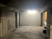 Parking privé (sous-sol) 77 Rue De Lagny, 75020 Paris, France