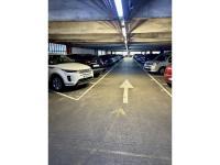 Place de parking à louer - Paris 75017 -  - 140 euros - 114 Rue Cardinet, 75017 Paris, France