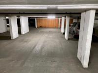 Place de parking à louer - Paris 75016 - 50 Rue De La Tour, 75016 Paris, France - 180 euros