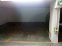 Place de parking à louer - Paris 75011 -  - 100 euros - 102 Rue Saint-Maur, 75011 Paris, France
