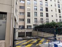 Quai Saint-Antoine, en presqu'île, place de parking en sous-sol