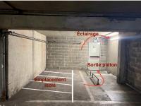 Parking moto rue Oberkampf quartier Belleville 