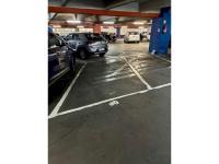 Place de parking à louer - Paris 75017 - 114 Rue Cardinet, 75017 Paris, France - 200 euros