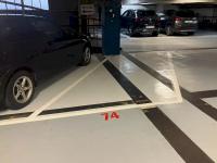 Place de parking à louer - Paris 75017 -  - 155 euros - 114 Rue Cardinet, 75017 Paris, France