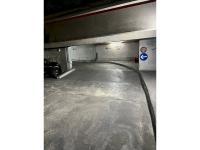 Place de parking à louer - Paris 75013 - 3 Avenue de Choisy, 75013 Paris, France - 65 euros