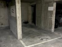 Place de parking à louer - Paris 75010 -  - 115 euros - 42 Rue de l'Aqueduc, 75010 Paris, France