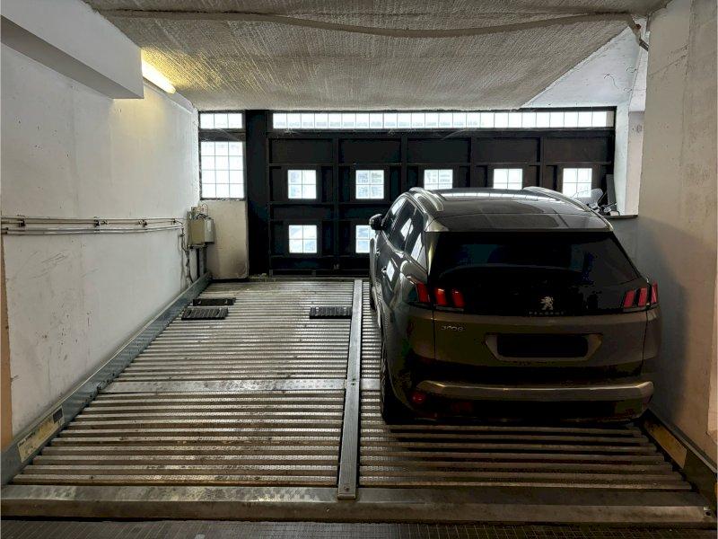 Loue parking - Batignolles Paris 17ème