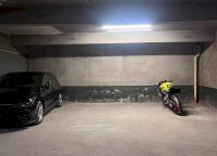 Place de parking à louer - 1er sous-sol sécurisé - Bagnolet (Métro Mairie des Lilas à 5min)