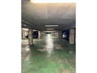 Place de parking à louer - Paris 75015 -  - 100 euros - 32 Boulevard de Vaugirard, 75015 Paris, France