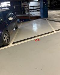 Place de parking à louer - Paris 75017 -  - 140 euros - 114 Rue Cardinet, 75017 Paris, France