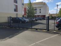 Place stationnement à 10min Gare de Niort