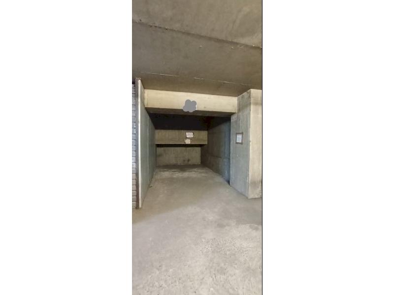 Location Parking privé (sous-sol) Paris 75018