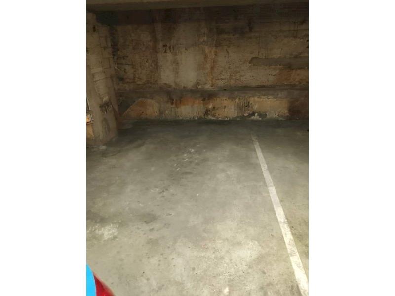 Parking privé (sous-sol) 16 Rue d'Enghien, 75010 Paris, France