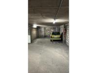 Place de parking à louer - Paris 75009 -  - 160 euros - 7 Rue Cadet, 75009 Paris, France