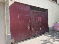 Rue Saint-Blaise - Garage / Box / remise en rez-de-chaussée