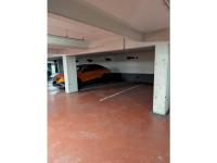 Location parking en intérieur avec gardien sécurisée 24/24