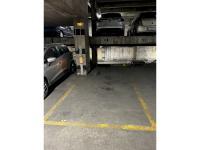 Place de parking à louer - Paris 75009 - 71 Rue de Dunkerque, 75009 Paris, France - 160 euros