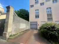 Place de parking à louer - Paris 75013 - 17 Rue de Domrémy, 75013 Paris, France - 100 euros